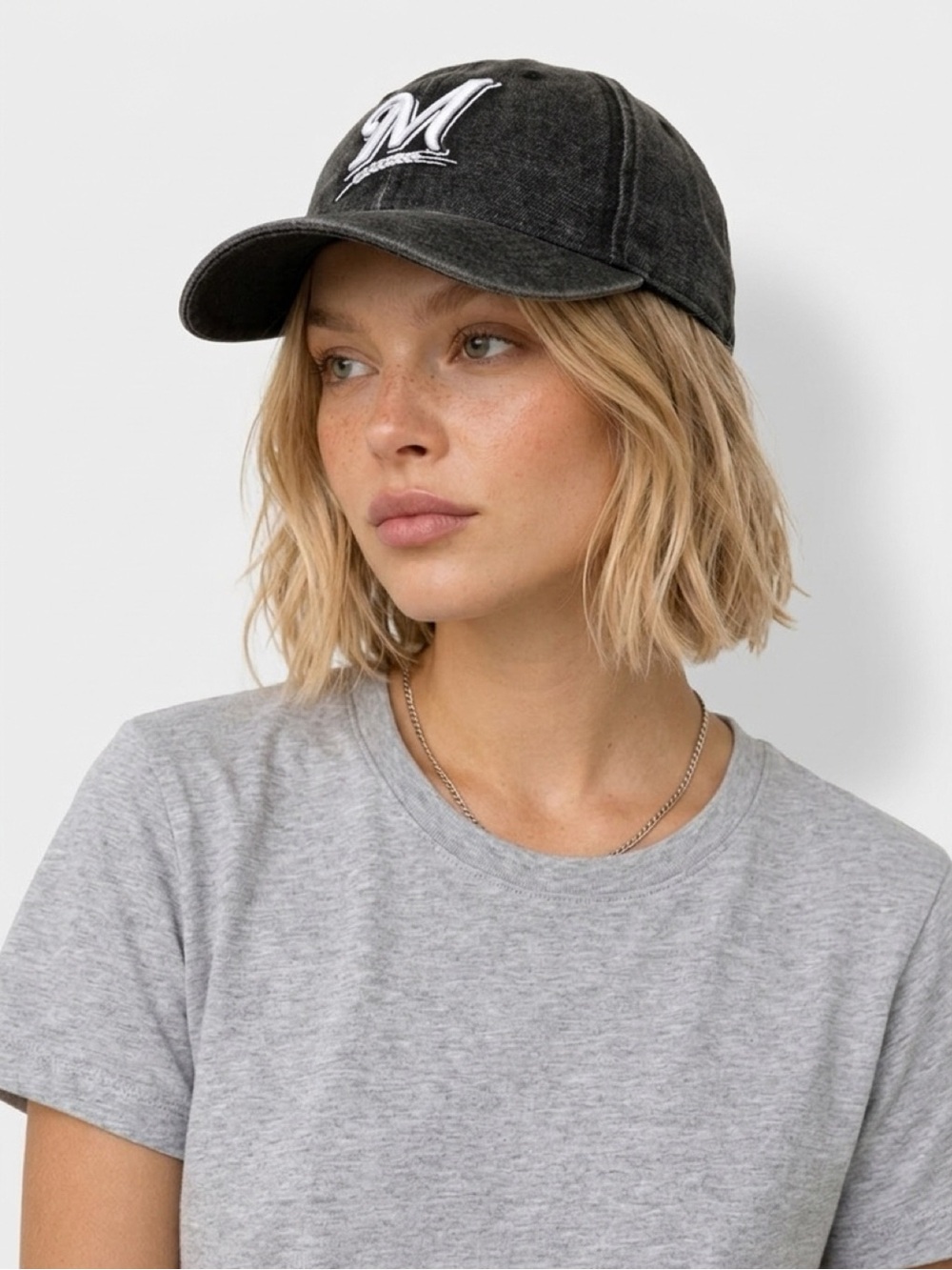 Washed Black Milwaukee Brewers Baseball Logo - Women Accessories